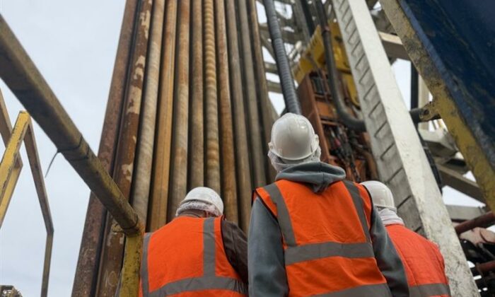 Réseau Terra Confort : les élus de Châtenay-Malabry et du Plessis-Robinson découvrent le chantier