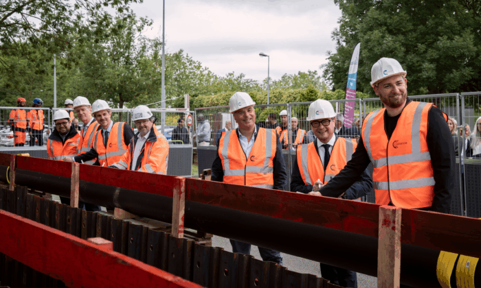 Pose du premier tube du réseau de chaleur GéoBrie : les travaux sont officiellement lancés  !  